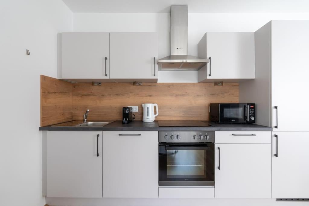 ウィーンElegant 1Br Flat With Balcony By Hmアパートメント エクステリア 写真